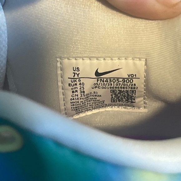 Nike Lebron XXI SE Northern Lights Lebron James FN4305 900 Sz 7Y/Women’s Sz 8.5 - Picture 8 of 8